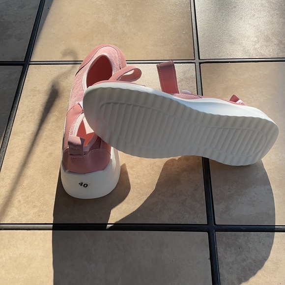 Never worn. Beautiful pastel pink walking shoes - Picture 2 of 6
